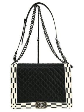 Boy Chanel Black Lambskin Shoulder Bag NQ07526